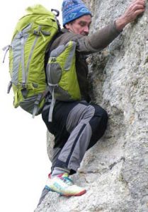 The front balance packs can be resited to allow climbing steep slopes